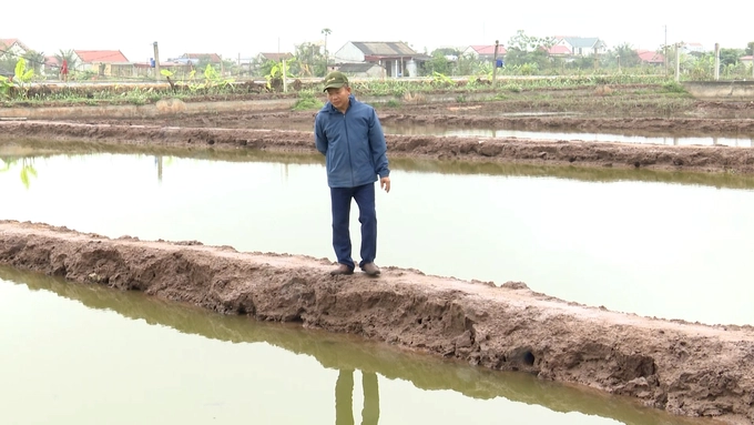 Đến nay, diện tích nuôi trồng bị thu hẹp, chưa có vùng nuôi được quy hoạch bài bản khiến những người nông dân như ông Sơn vô cùng trăn trở. 