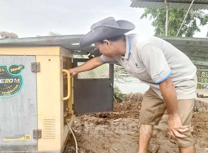 Gia đình ông Lương Quang Nam ở xã Nam Tân (Nam Sách) vừa đầu tư 50 triệu đồng để mua máy phát điện