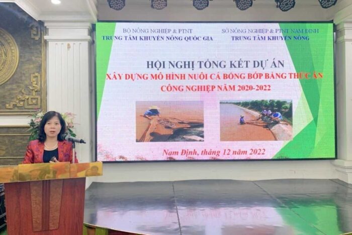 Đồng chí Hoàng Thị Tố Nga, Phó Giám đốc Sở NN&PTNT tỉnh Nam Định phát biểu tại Hội nghị tổng kết dự án nuôi cá bống bớp...