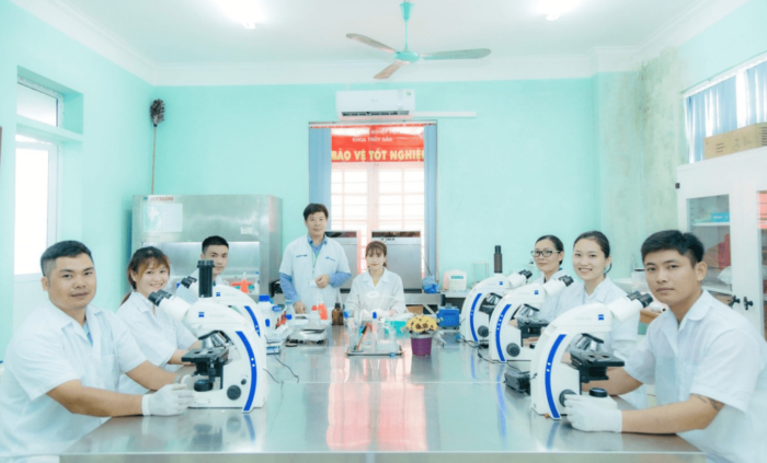 Thầy và trò Khoa Thủy sản, Học viện Nông nghiệp Việt Nam